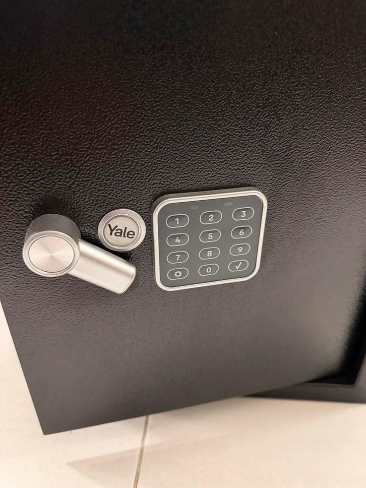 Yale Kluis - 40L - Elektronisch & Sleutel, Huis en Inrichting, Brandblussers en Brandkasten, Zo goed als nieuw, Brandkast, Ophalen of Verzenden