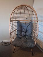 Ei stoel met kussen, Huis en Inrichting, Stoelen, Ophalen, Gebruikt, Grijs, Eén