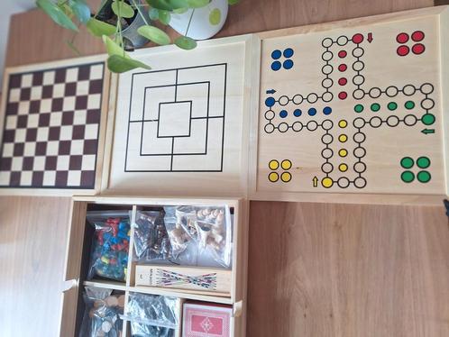 Gezelschapsspellen (6 spelborden en veel spelmaterialen), Hobby en Vrije tijd, Gezelschapsspellen | Bordspellen, Zo goed als nieuw