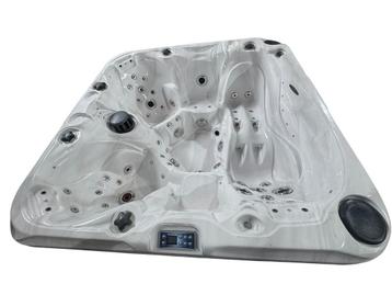 Balboa gezins jacuzzi🤍 beschikbaar voor biedingen