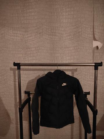 Nike winter jas zwart  beschikbaar voor biedingen