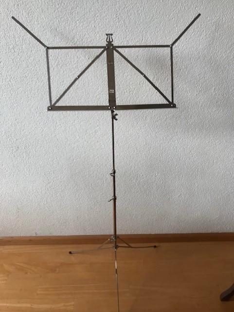 K&M blad muziekstandaard, stevig, voor gitaar, fluit, viool, Muziek en Instrumenten, Standaards, Zo goed als nieuw, Muziekstandaard