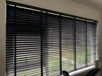 Zwarte houten jaloezieën, Huis en Inrichting, Stoffering | Gordijnen en Lamellen, Ophalen, 200 cm of meer, Zwart, Zo goed als nieuw