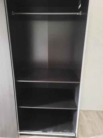 Bruine IKEA Pax kledingkast met schuifdeuren - afbeelding 3