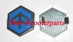 Logo Piaggo "6-Kant" Sfera Zip Skipper Liberty 295486, Motoren, Tuning en Styling, Ophalen of Verzenden, 50cc-Scooterparts, Info@50cc-scooterparts.nl