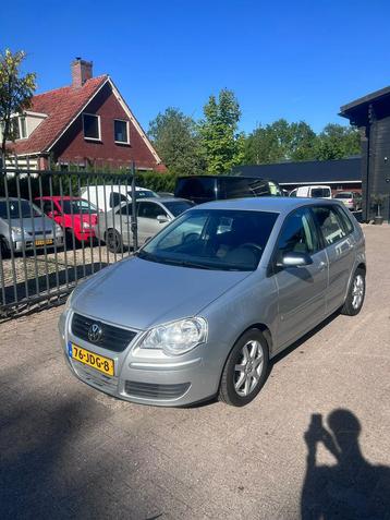 Volkswagen Polo 1.4 16V 59KW 2009 Grijs beschikbaar voor biedingen
