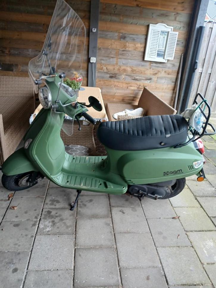 Scooter AGM vx35-L, Fietsen en Brommers, Snorfietsen en Snorscooters, Gebruikt, Overige merken, Benzine, Ophalen