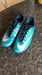 Voetbal schoenen mt 37:5.  Nike.   Kunstgras, Gebruikt, Maat XS of kleiner, Schoenen, Ophalen of Verzenden