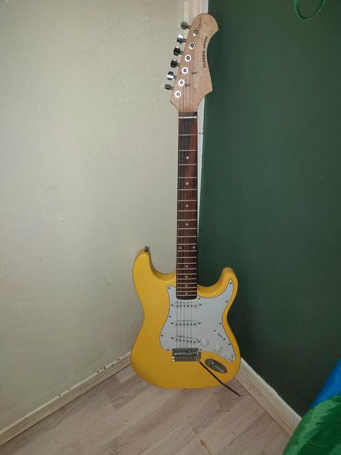 Gele Fazley elektrische gitaar classic series, Muziek en Instrumenten, Snaarinstrumenten | Gitaren | Elektrisch, Gebruikt, Overige merken