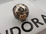 Pandora bicolor  clip bedel  retired  met gouden hart, Ophalen of Verzenden, Zo goed als nieuw, Zilver, Pandora