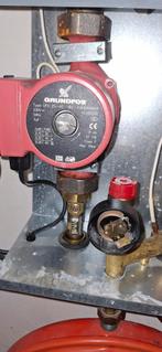 GRUNDFOS pomp ups 25 - 40, Doe-het-zelf en Verbouw, Verwarming en Radiatoren, Gebruikt, Minder dan 30 cm, Overige typen, Minder dan 60 cm
