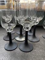 Set van glazen met zwarte voet, Huis en Inrichting, Keuken | Servies, Ophalen, Glas of Glazen, Gebruikt, Glas