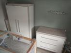 Babykamer inrichting: commode, kast en bed. Wit/modern, Ophalen, Gebruikt, 50 tot 70 cm, 100 cm of meer