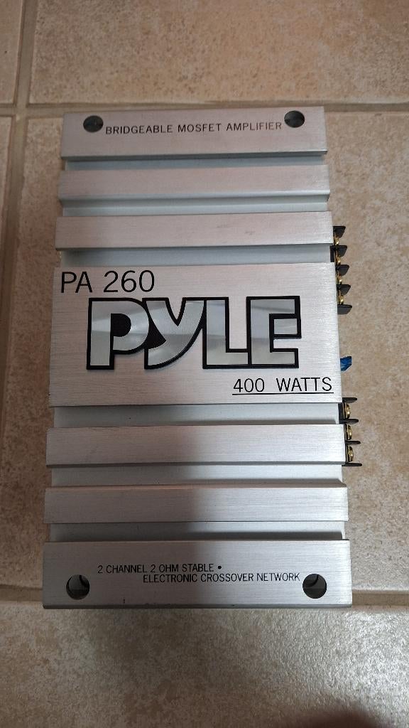 Autoradio versterker Pyle 400Watt, Auto diversen, Autospeakers, Verzenden, Gebruikt