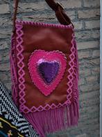 Roze bruine schoudertas World family  ibiza met hartje, Sieraden, Tassen en Uiterlijk, Tassen | Damestassen, Ophalen of Verzenden