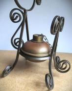 Olielamp antiek Olielampje~Gietijzer met krullen, Antiek en Kunst, Antiek | Lampen, Ophalen of Verzenden