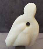 Beeld van een Vrouw met 2 kinderen, steen, Ophalen of Verzenden