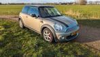 Mini Mini (r56) 1.6 75pk 2010 Grijs/Groen nieuwe APK, Origineel Nederlands, Te koop, Zilver of Grijs, 20 km/l