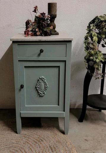 Antiek brocante nachtkastje kastje met marmeren blad beschikbaar voor biedingen