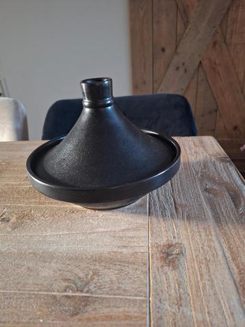 Nieuwe tajine gusta beschikbaar voor biedingen