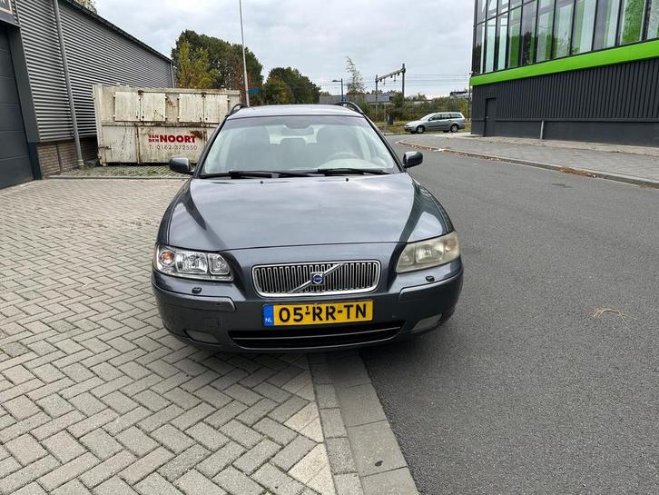 Volvo V70 2.4D SW AUT 163kw 2005 GRIJS, Auto's, Volvo, Bedrijf, V70, Diesel, Euro 4, Stationwagon, Automaat, Zilver of Grijs, Beige