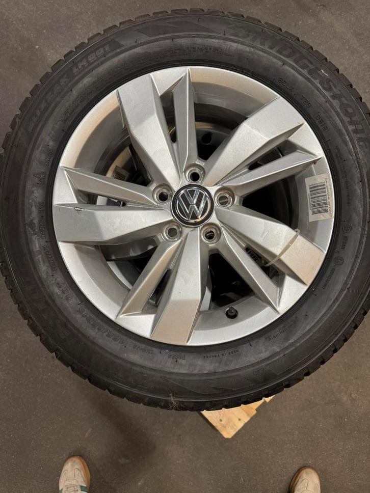 Nieuwe Originele winterset 15" Volkswagen Polo, Auto-onderdelen, Banden en Velgen, Banden en Velgen, Winterbanden, 15 inch, 185 mm