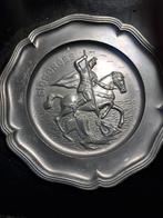 Tinnen bord st Georges ridder te paard dood beest, Ophalen