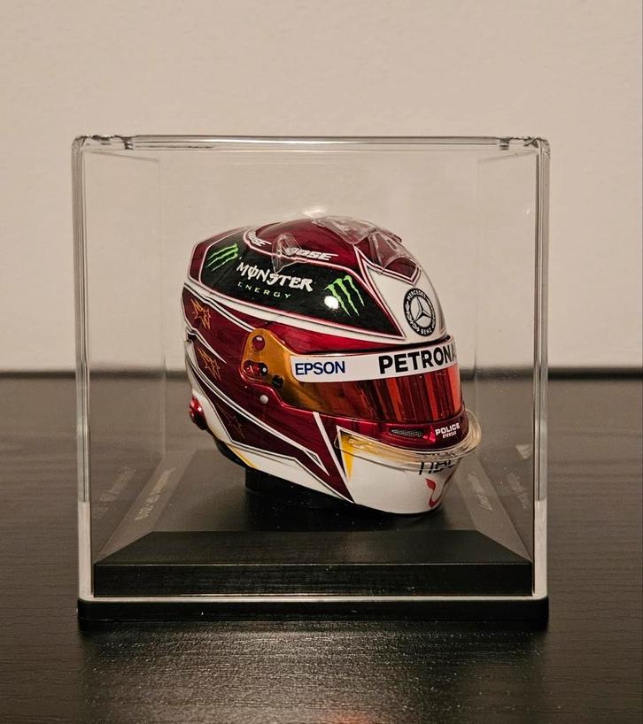 F1 Lewis Hamilton 2019 Duitsland helm schaal 1:5, Verzamelen, Automerken, Motoren en Formule 1, Zo goed als nieuw, Formule 1, Ophalen of Verzenden