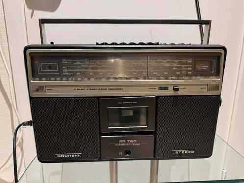 Vintage Grundig RR 720 international Radio, Audio, Tv en Foto, Radio's, Gebruikt, Radio, Ophalen of Verzenden
