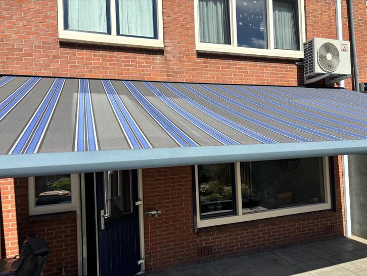 Zonnescherm, Tuin en Terras, Zonneschermen, Gebruikt, Knikarmscherm, 300 cm of meer, 450 cm of meer, Elektrisch, Ophalen