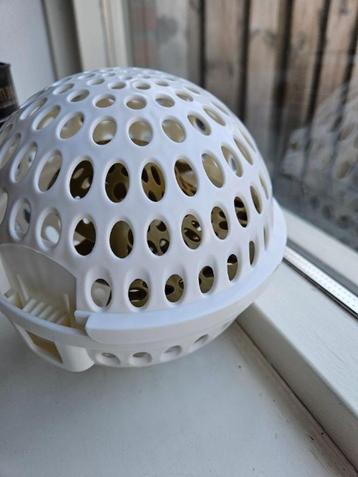 Nieuwe Betty Ball wasbal beschikbaar voor biedingen