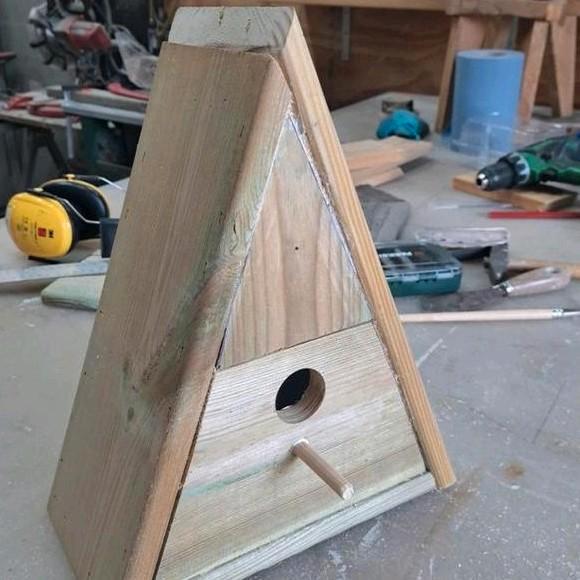 Vogelhuisje in piramide stijl, Tuin en Terras, Vogelhuisjes en Vogelbaden, Nieuw, Ophalen