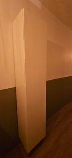 Hoge smalle kast IKEA (208 cm), Ophalen, Zo goed als nieuw, 25 tot 50 cm, 200 cm of meer