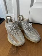 Yeezy Boost 350 V2 Lundmark - Maat 39 1/3, Kleding | Dames, Schoenen, Ophalen of Verzenden, Sneakers of Gympen, Grijs, Gedragen