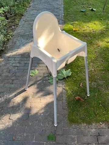Ikea kinderstoel met blad beschikbaar voor biedingen