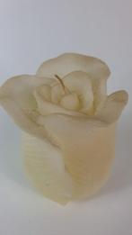 Sierkaars wit, bloem, tulp. 11 cm hoog, 9 cm diameter. 7B12, Huis en Inrichting, Woonaccessoires | Kandelaars en Kaarsen, Tweedehands verkoop