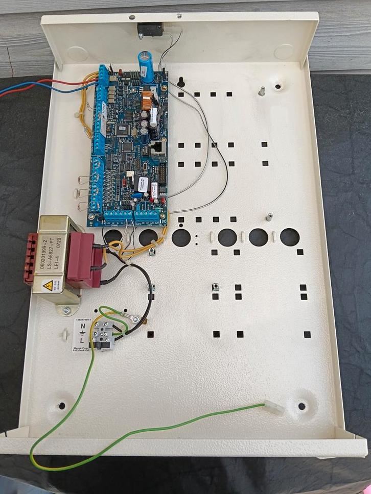 Aritech ATS1000A-IP Inbraakpaneel, Hobby en Vrije tijd, Elektronica-componenten, Ophalen