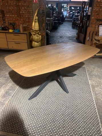 Eiken eettafel 180x100 - B-keuze - Nu €395! beschikbaar voor biedingen