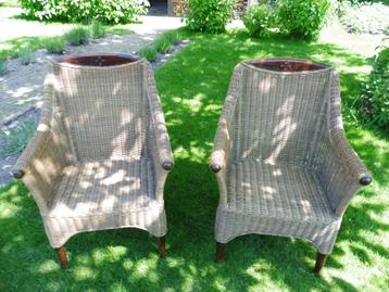 2 prachtige rotan stoelen / fauteuil met hardhout frame beschikbaar voor biedingen