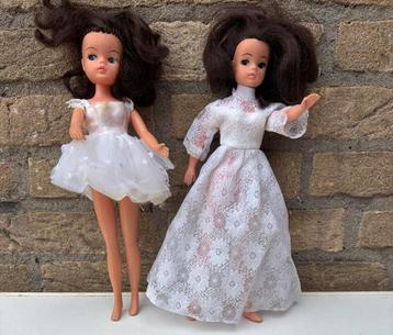 2x Barbie poppen gekleed beschikbaar voor biedingen