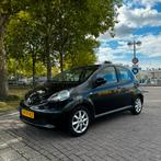 Toyota Aygo 1.0 12V Vvt-i 5DRS 2007 Zwart, Voorwielaandrijving, Stof, 4 stoelen, Elektrische ramen