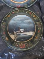Twee decoratieve Hindeloopen borden met winterlandschap, Antiek en Kunst, Antiek | Wandborden en Tegels, Ophalen of Verzenden