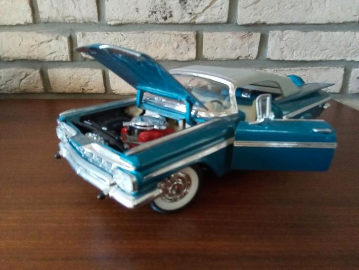 Diverse schaal modelen, Hobby en Vrije tijd, Modelauto's | 1:18, Zo goed als nieuw, Bburago, Ophalen