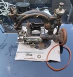Vintage antiek naaimachine stro hoeden ook electrisch werkt, Ophalen of Verzenden