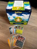 Dragonite VSTAR doos (leeg) met 18 Pokemon kaarten (2 holo), Hobby en Vrije tijd, Verzamelkaartspellen | Pokémon, Ophalen of Verzenden