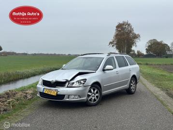 Skoda Octavia Combi 1.6 TDI Elegance schade Damage beschikbaar voor biedingen