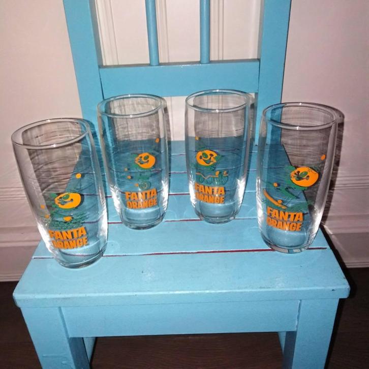 Fanta orange glazen jaren 70 4 stuks, Huis en Inrichting, Keuken | Servies, Gebruikt, Glas of Glazen, Overige stijlen, Glas, Ophalen