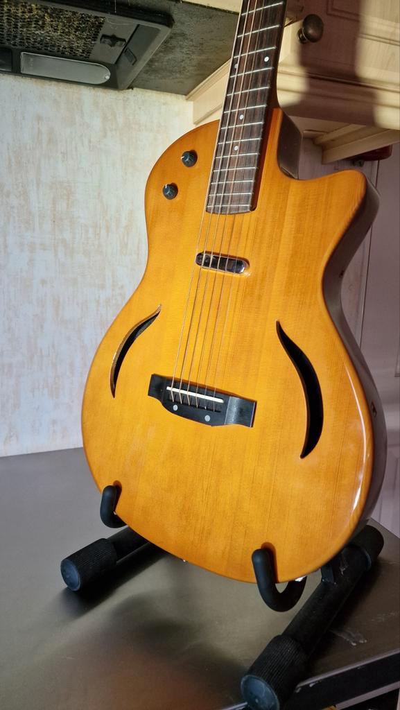 Harley Benton Hybrid Steel NT, Muziek en Instrumenten, Snaarinstrumenten | Gitaren | Akoestisch, Zo goed als nieuw, Western- of Steelstringgitaar