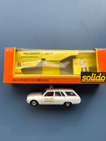 Solido Peugeot 504 Ambulance - Vintage Modelauto beschikbaar voor biedingen