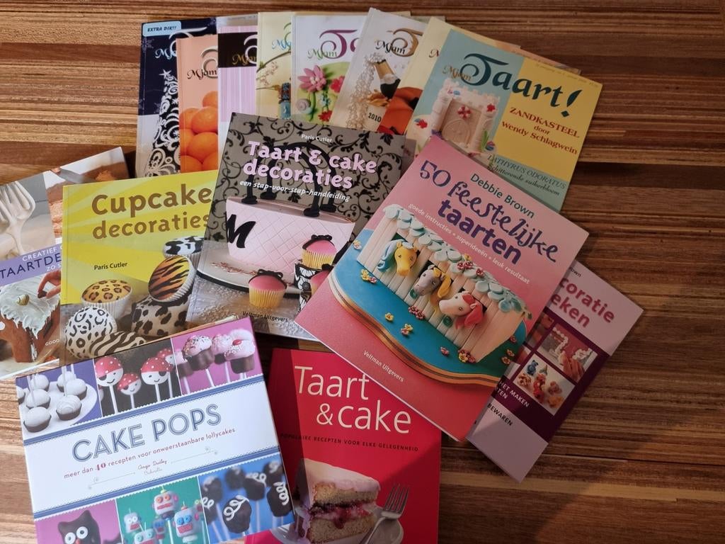 Taart cupcakes decoratie tijdschriften en boeken, Ophalen of Verzenden, Zo goed als nieuw, Taarten, Boek of Tijdschrift